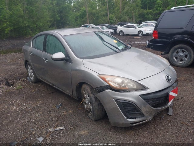 Salvage Mazda Mazda3 Image