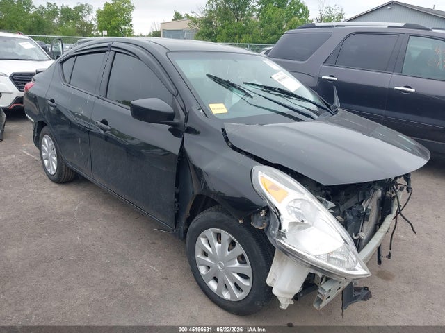 Salvage Nissan Versa Image