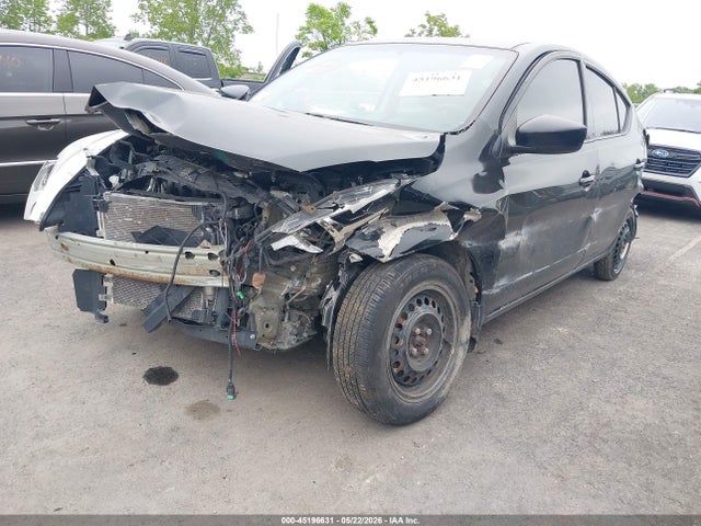 Nissan Versa 1.6 S+