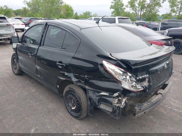 Nissan Versa 1.6 S+