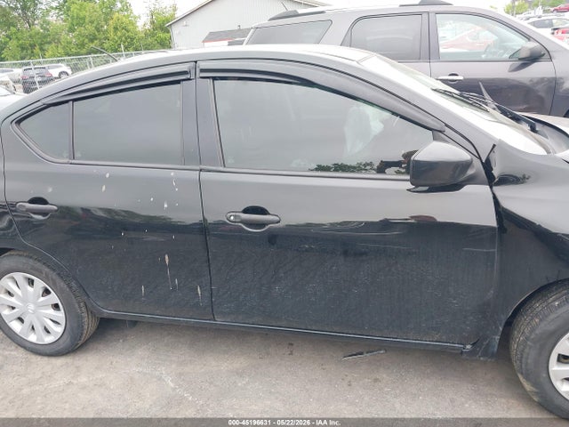 Nissan Versa 1.6 S+
