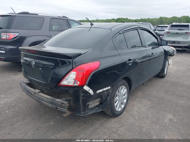 Nissan Versa 1.6 S+