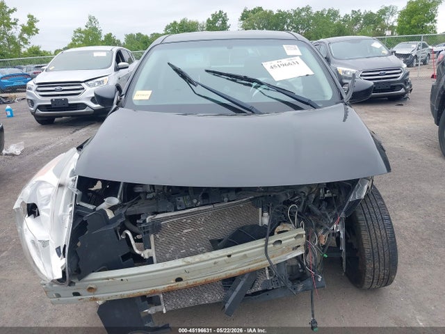 Nissan Versa 1.6 S+