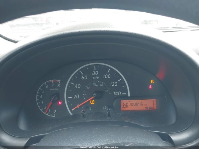 Nissan Versa 1.6 S+