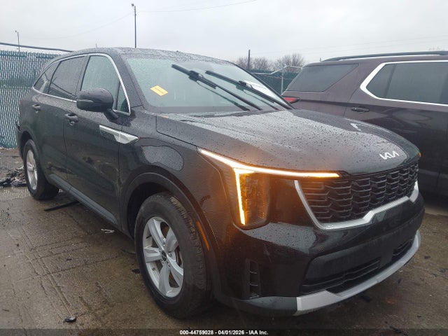 Salvage Kia Sorento Image