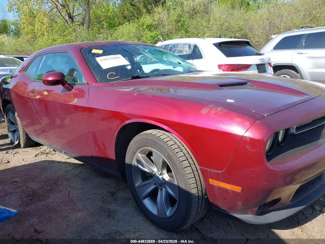 Dodge Challenger Sxt