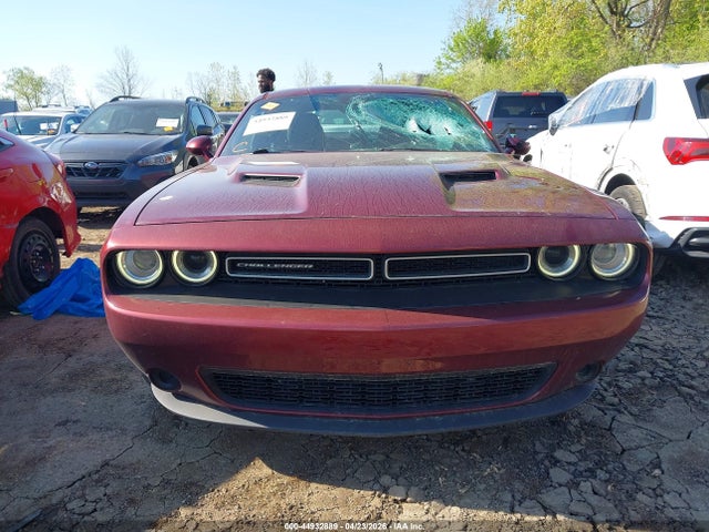 Dodge Challenger Sxt