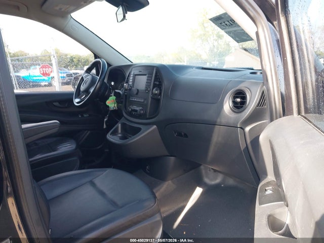 Mercedes-Benz Metris