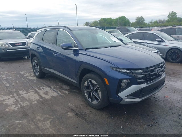 Salvage Hyundai TUCSON Image