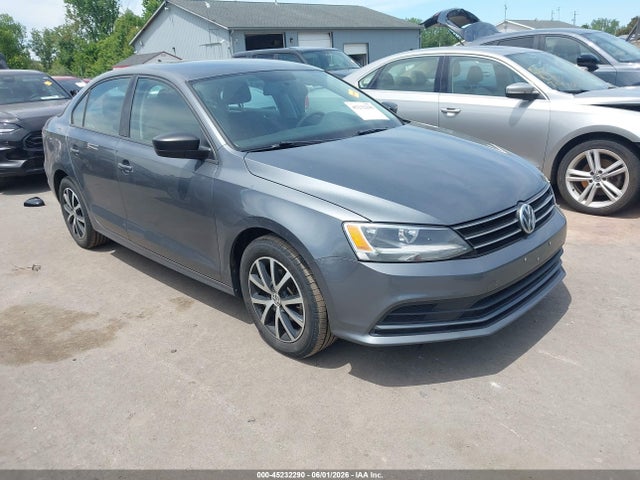 Salvage Volkswagen Jetta Image