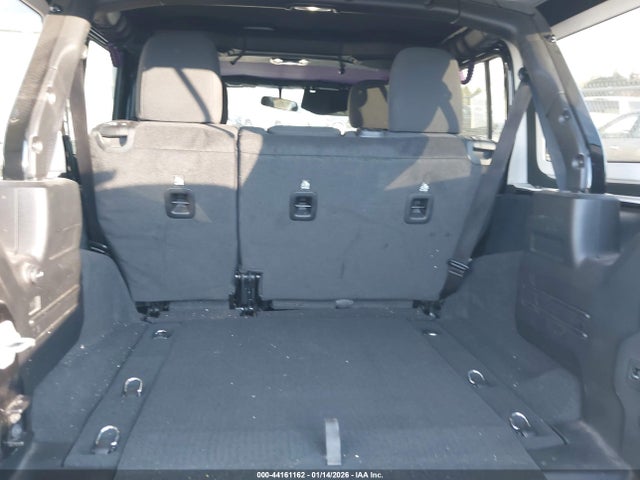 Jeep Wrangler 4-door High Tide 4x4