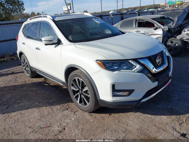 Salvage Nissan Rogue Image
