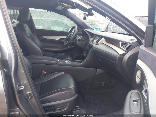 INFINITI Qx Essential