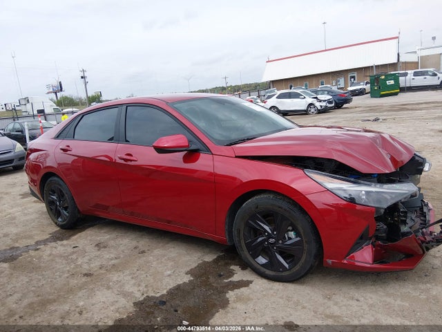 Hyundai ELANTRA Sel