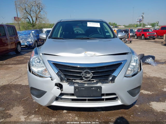 Nissan Versa 1.6 S+