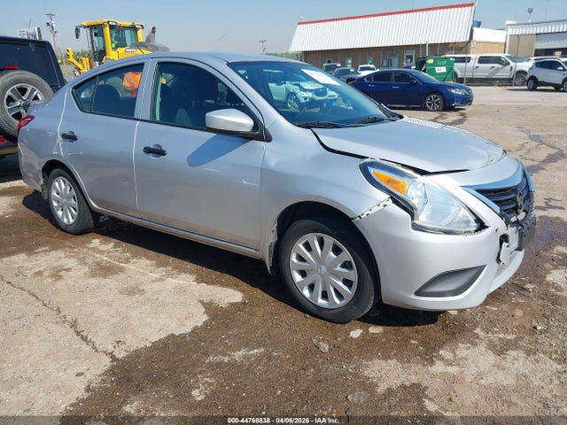 Salvage Nissan Versa Image