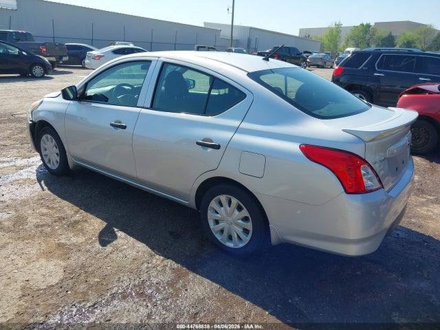 Nissan Versa 1.6 S+