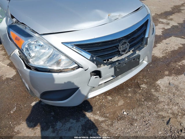 Nissan Versa 1.6 S+