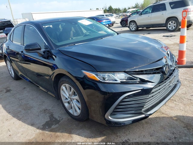 Salvage Toyota Camry Image