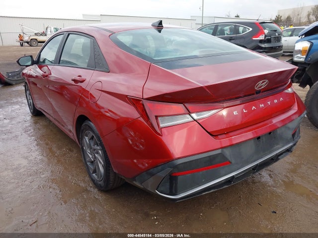 Hyundai ELANTRA Sel