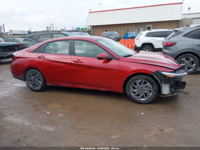 Hyundai ELANTRA Sel