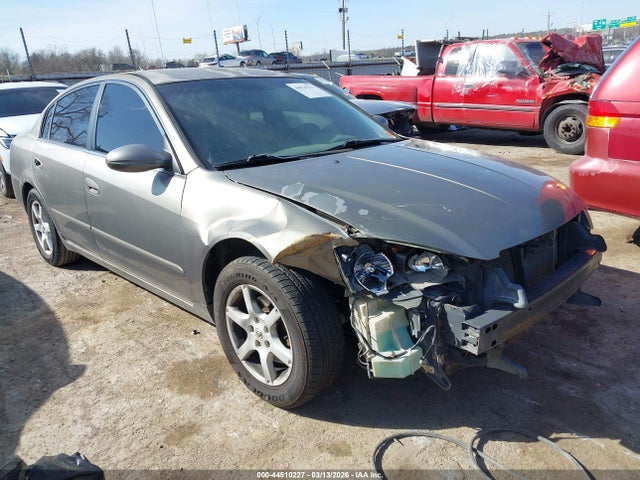 Salvage Nissan Altima Image