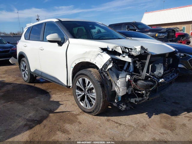 Salvage Nissan Rogue Image