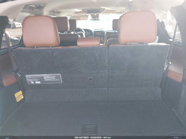 Toyota Sequoia Platinum 5.7l V8