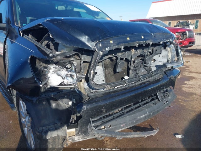 Toyota Sequoia Platinum 5.7l V8