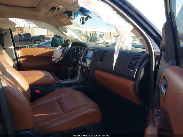 Toyota Sequoia Platinum 5.7l V8