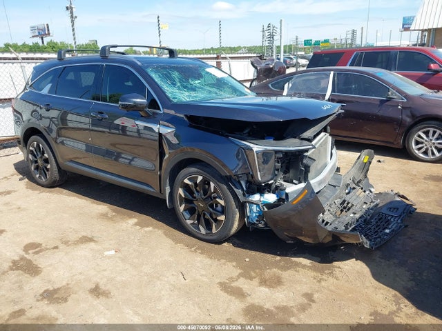 Salvage Kia Sorento Image