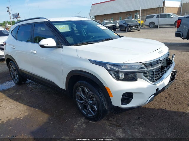 Salvage Kia Seltos Image