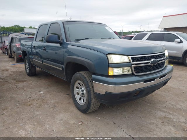Salvage Chevrolet Silverado 1500 Image