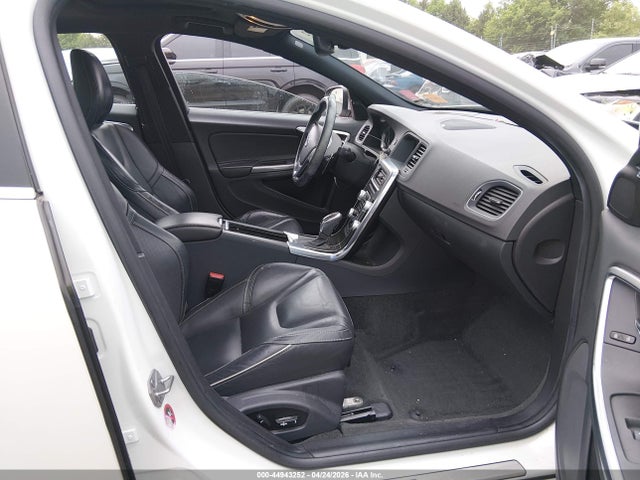 Volvo S60 T6 Drive-e R-design Platinum