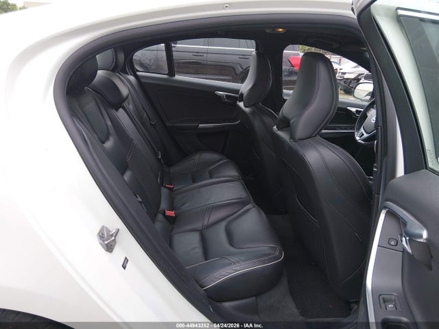 Volvo S60 T6 Drive-e R-design Platinum