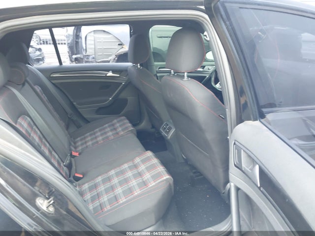 Volkswagen Golf 2.0t S 4-door