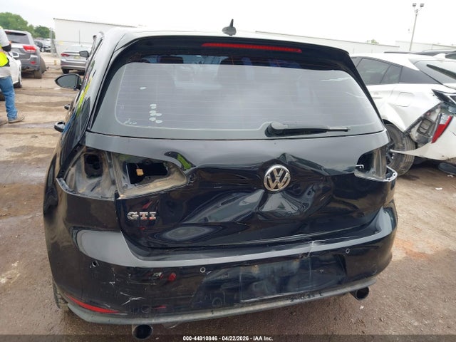 Volkswagen Golf 2.0t S 4-door