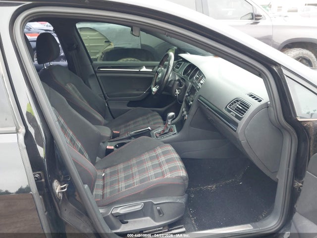 Volkswagen Golf 2.0t S 4-door