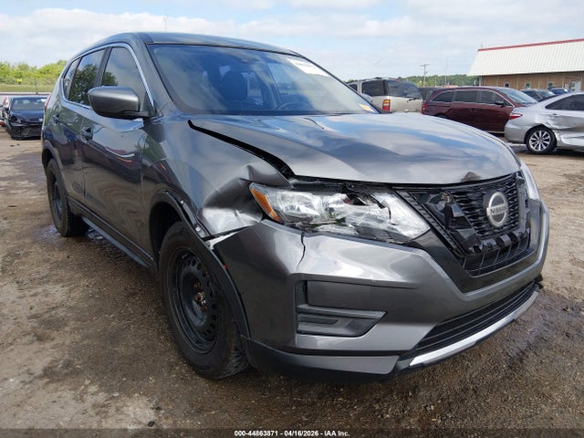 Salvage Nissan Rogue Image