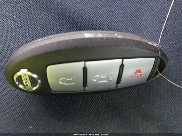 Nissan Pathfinder S
