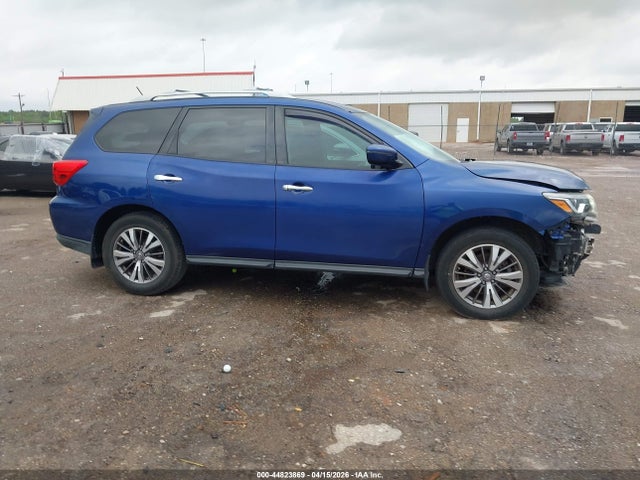 Nissan Pathfinder S