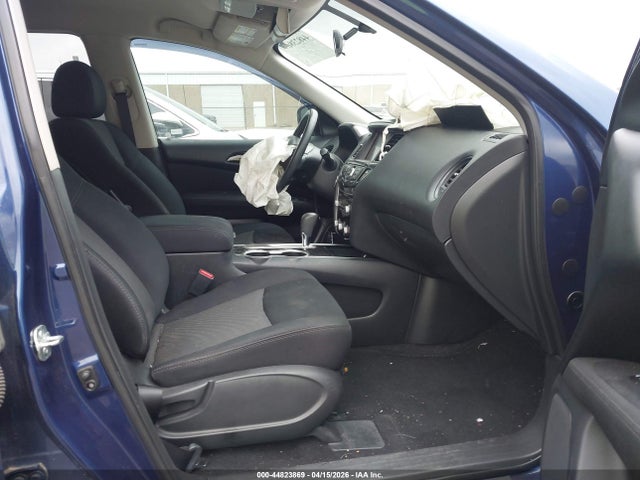Nissan Pathfinder S