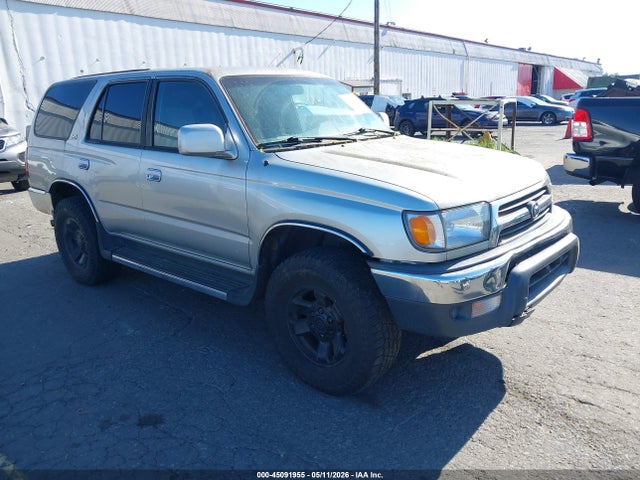 Salvage Toyota 4Runner Image