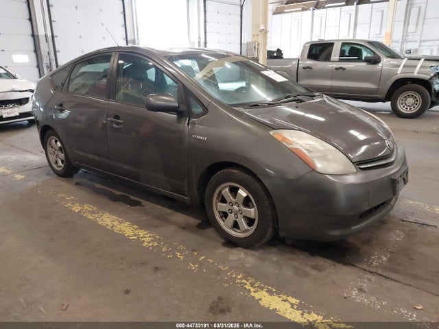 Salvage Toyota Prius Image