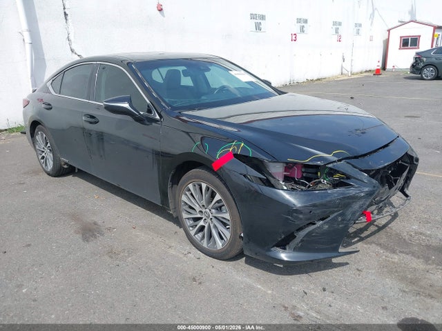 Salvage Lexus Es Image