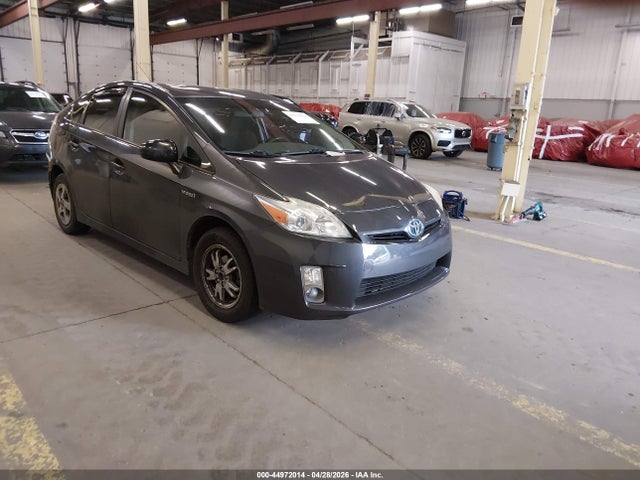 Salvage Toyota Prius Image