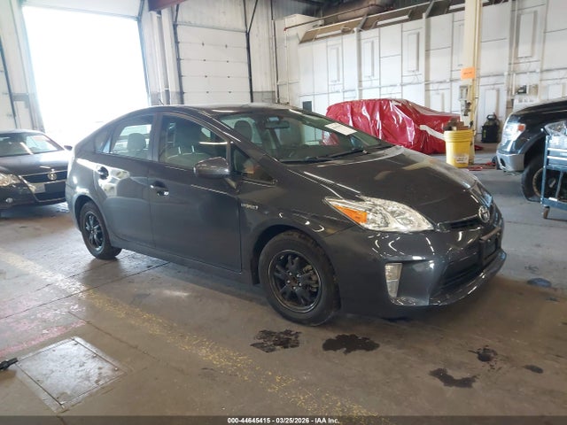Salvage Toyota Prius Image