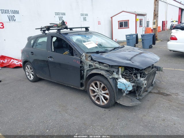 Salvage Mazda Mazda3 Image