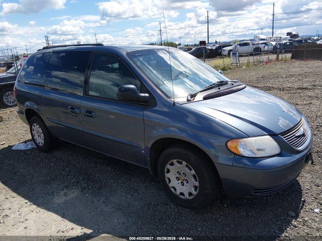 Salvage Chrysler Town & Country Image