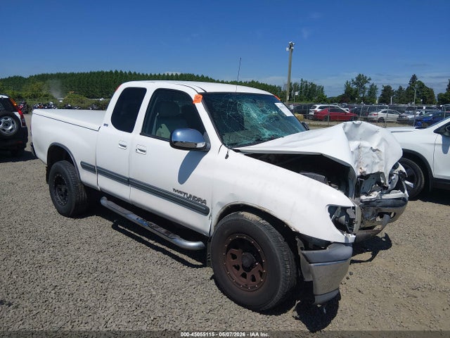Salvage Toyota Tundra Image